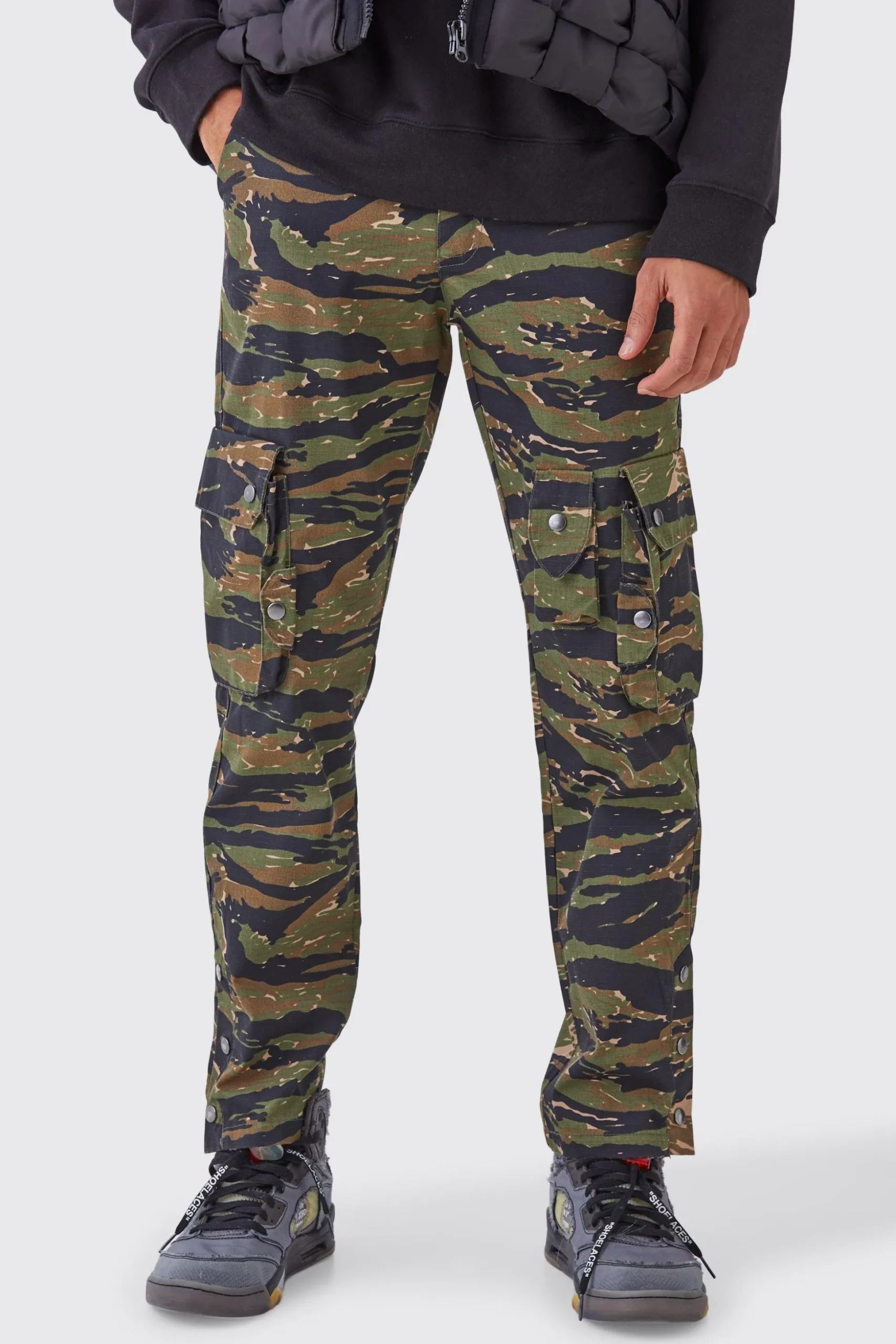 Straight 3d Cargo Camo Ripstop Trouser With Popper Hem | BoohooMAN UK