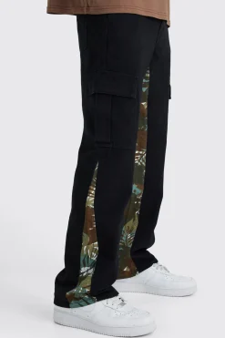 Straight Leg Camo Gusset Cargo Trouser | BoohooMAN UK