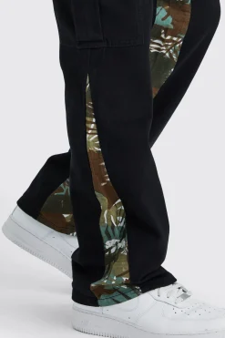 Straight Leg Camo Gusset Cargo Trouser | BoohooMAN UK