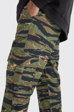 Straight Leg Camo Trouser | BoohooMAN UK