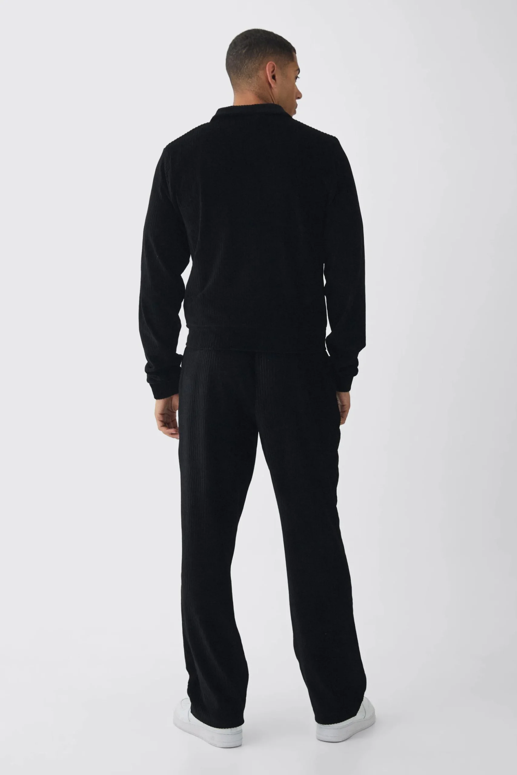Straight Leg Velour Pleated Jogger | BoohooMAN UK