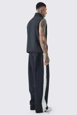 Tall 1/4 Zip Lightweight Adjustable Hem Gilet | BoohooMAN UK