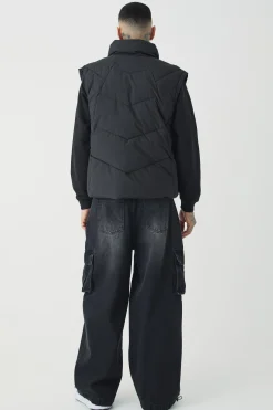 Tall Abstract Quilted Funnel Neck Gilet In Black | BoohooMAN UK