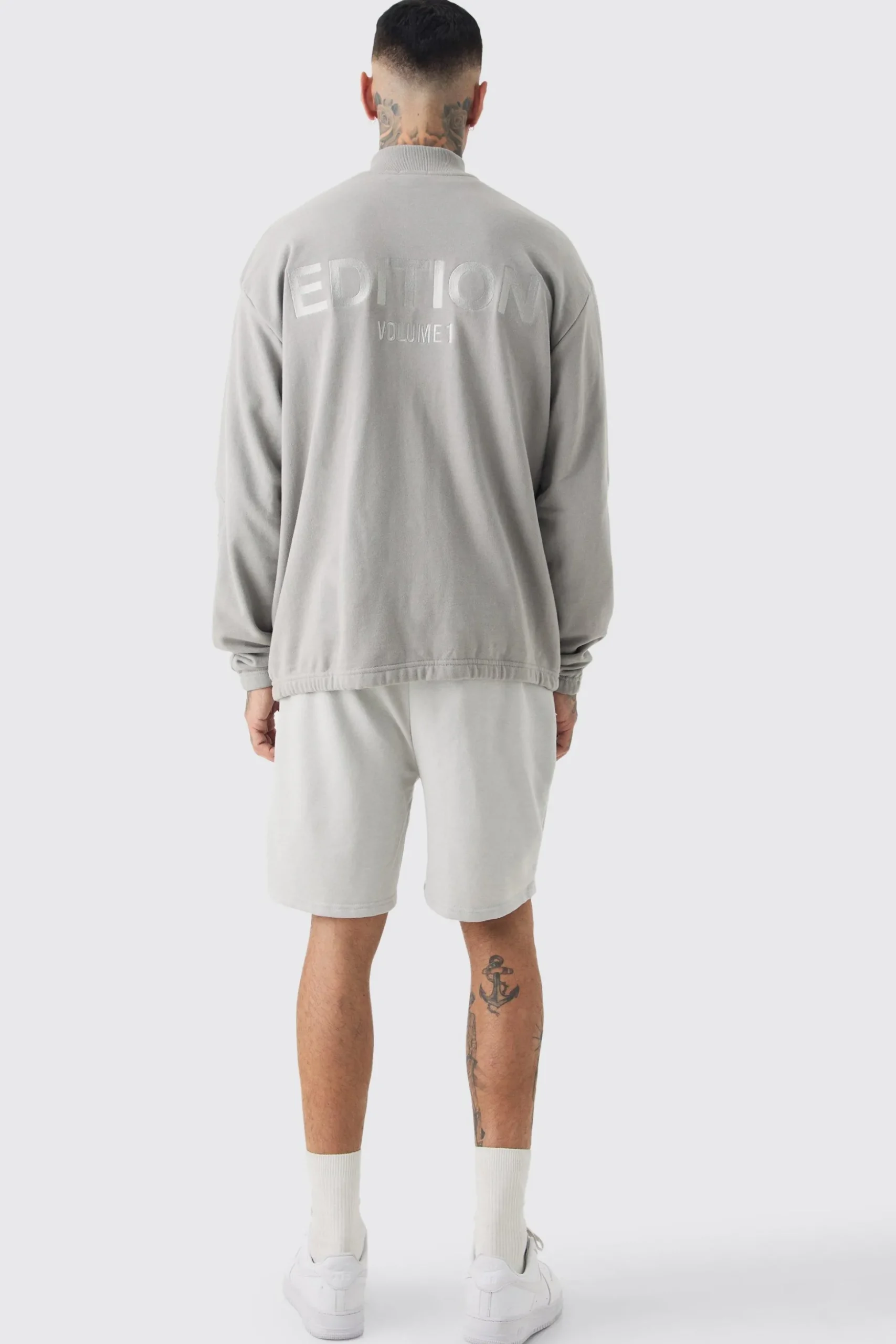 Tall Distressed Applique Loose Short In Grey | BoohooMAN UK