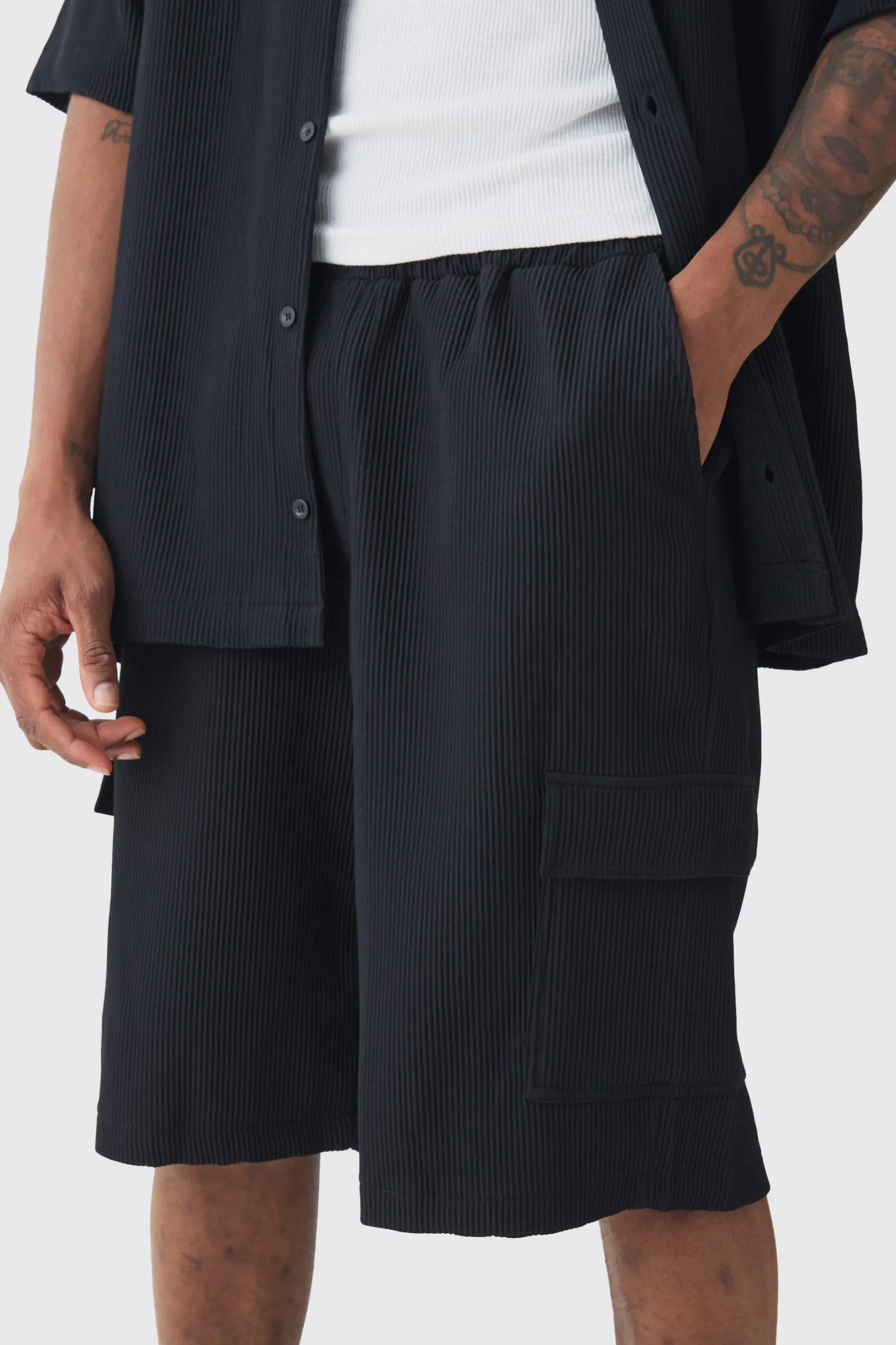 Tall Elasticated Waist Pleated Cargo Short | BoohooMAN UK