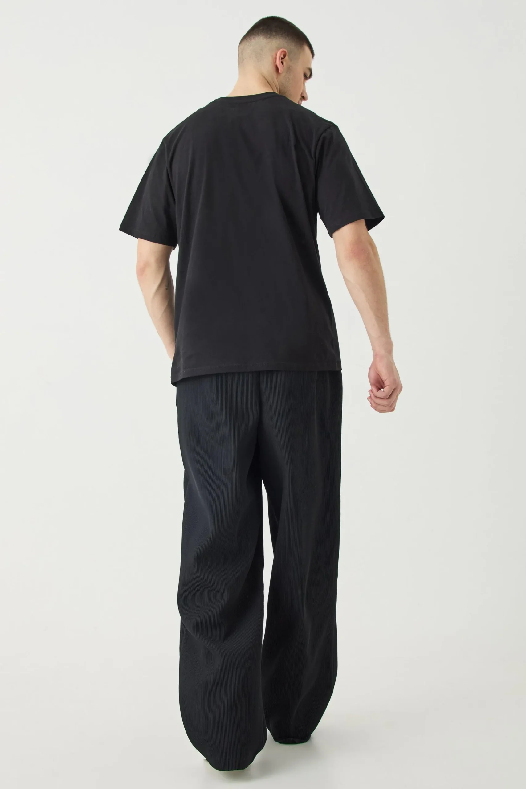 Tall Elasticated Waist Wide Leg Pleated Pintuck Seam Trouser | BoohooMAN UK