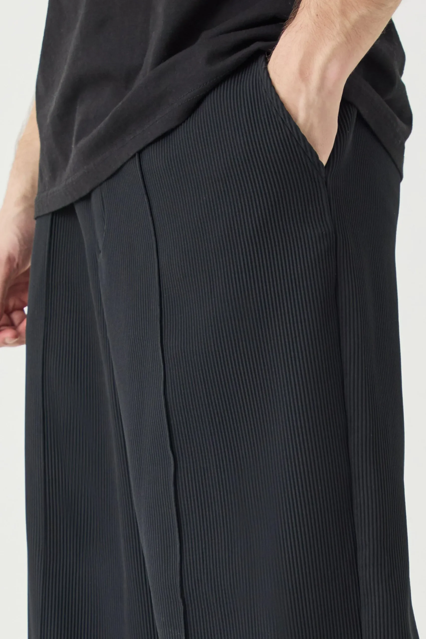Tall Elasticated Waist Wide Leg Pleated Pintuck Seam Trouser | BoohooMAN UK