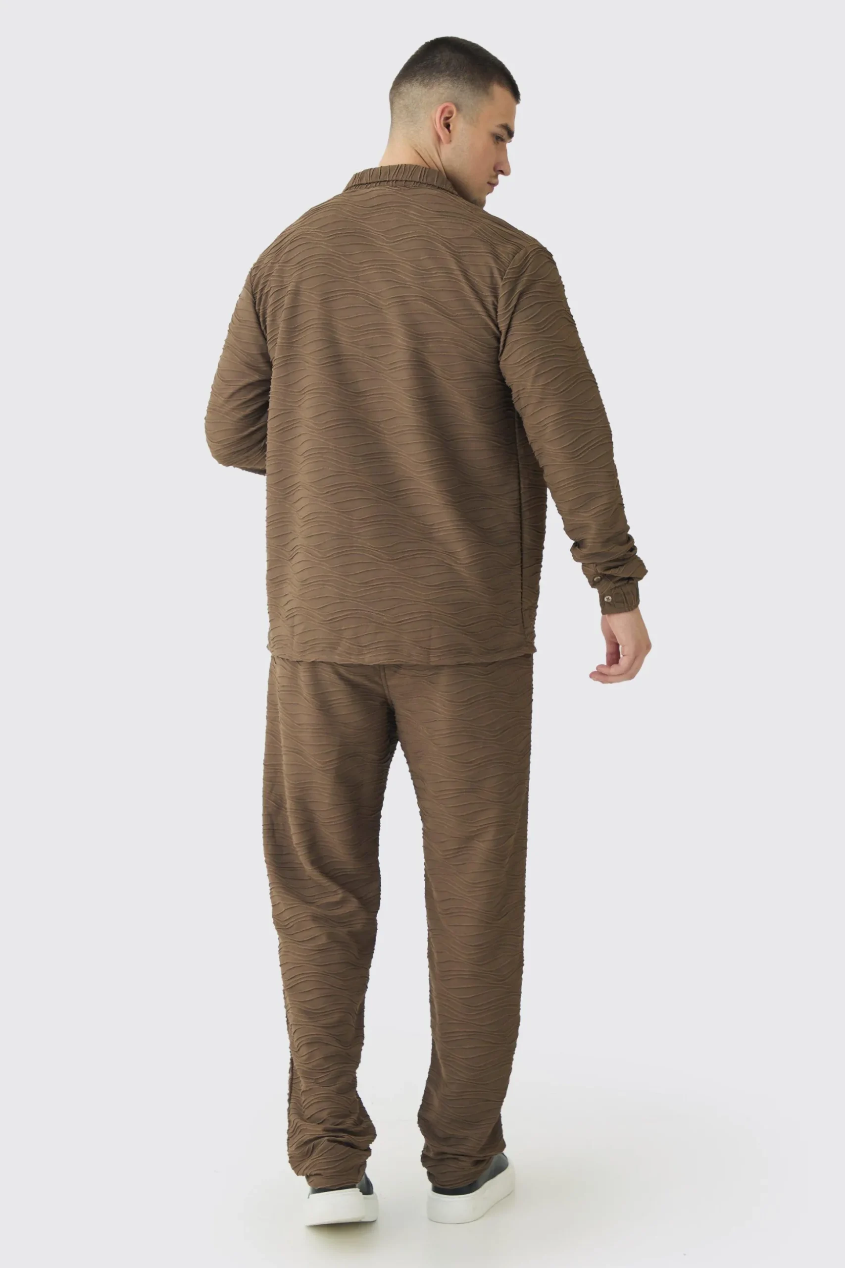 Tall Elevated Pleated Shirt And Straight Fit Trouser Set In Mocha | BoohooMAN UK