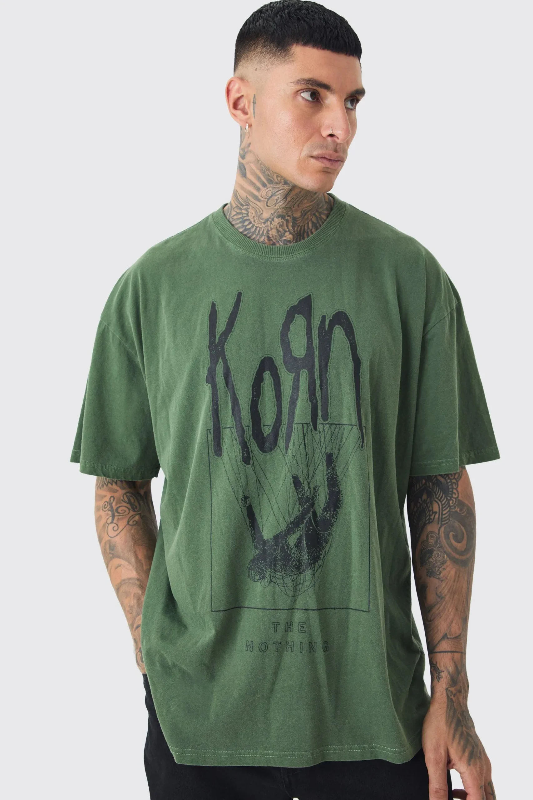 Tall Korn License Print T-shirt In Green | BoohooMAN UK