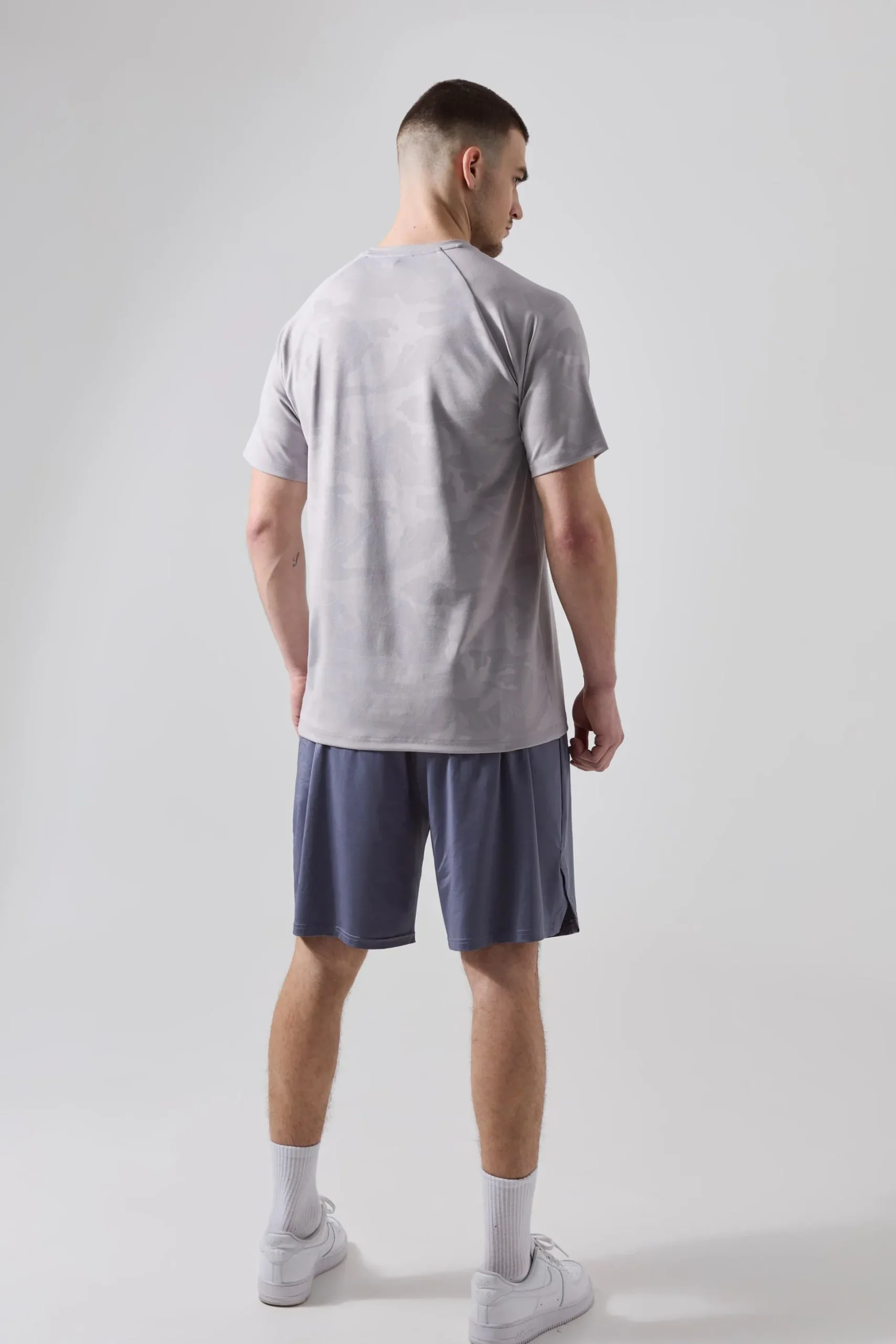 Tall Man Active Camo Raglan Regular Fit Performance T-shirt | BoohooMAN UK