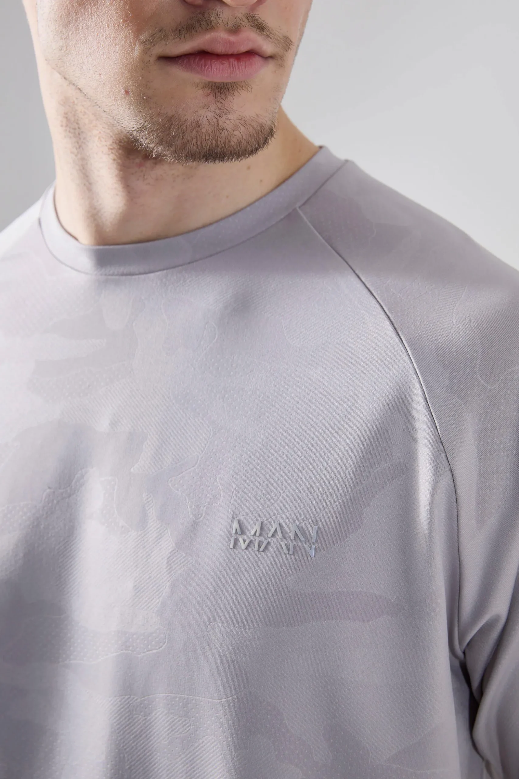 Tall Man Active Camo Raglan Regular Fit Performance T-shirt | BoohooMAN UK