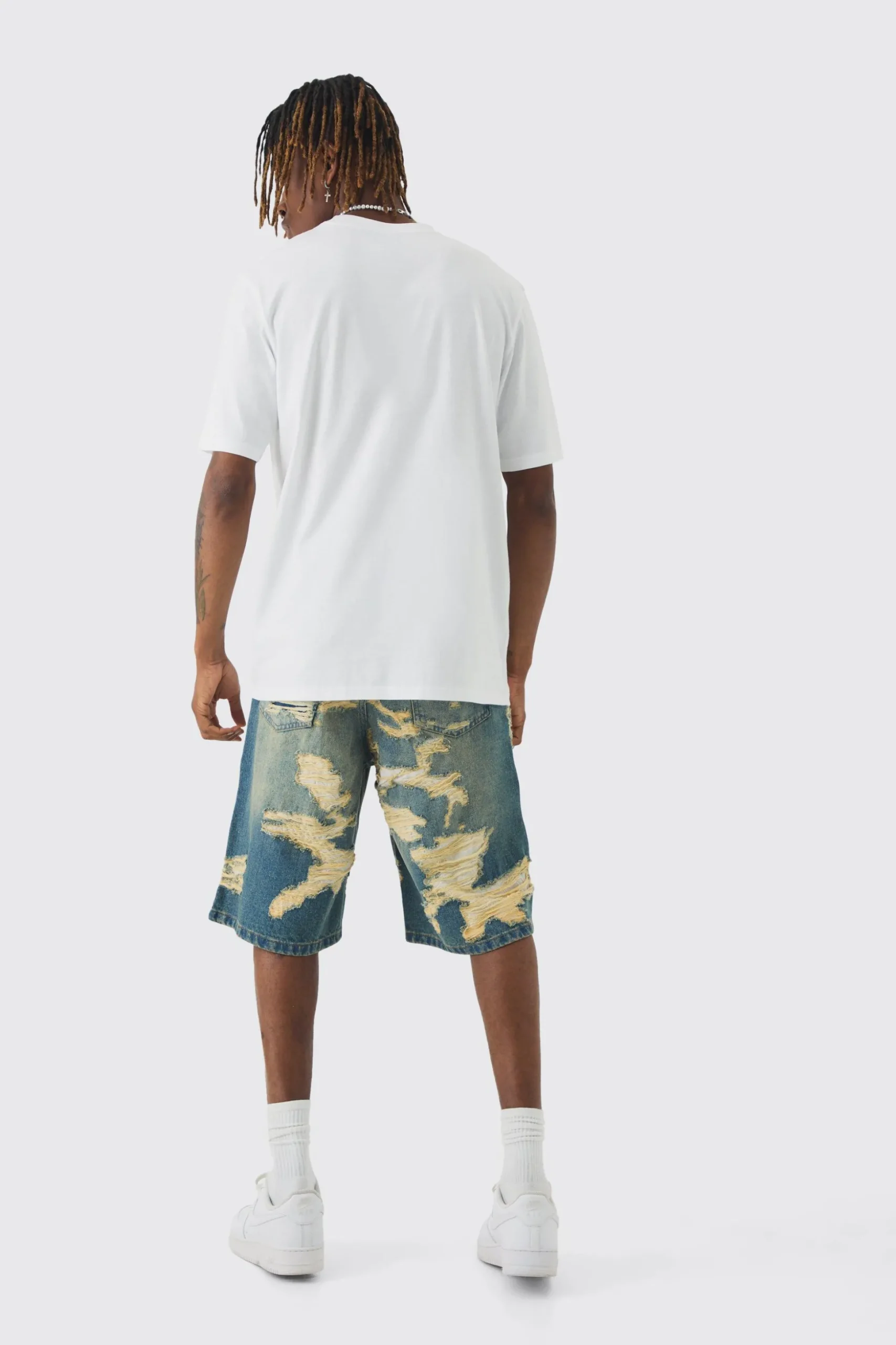 Tall Man Signature Chest Print T-shirt | BoohooMAN UK
