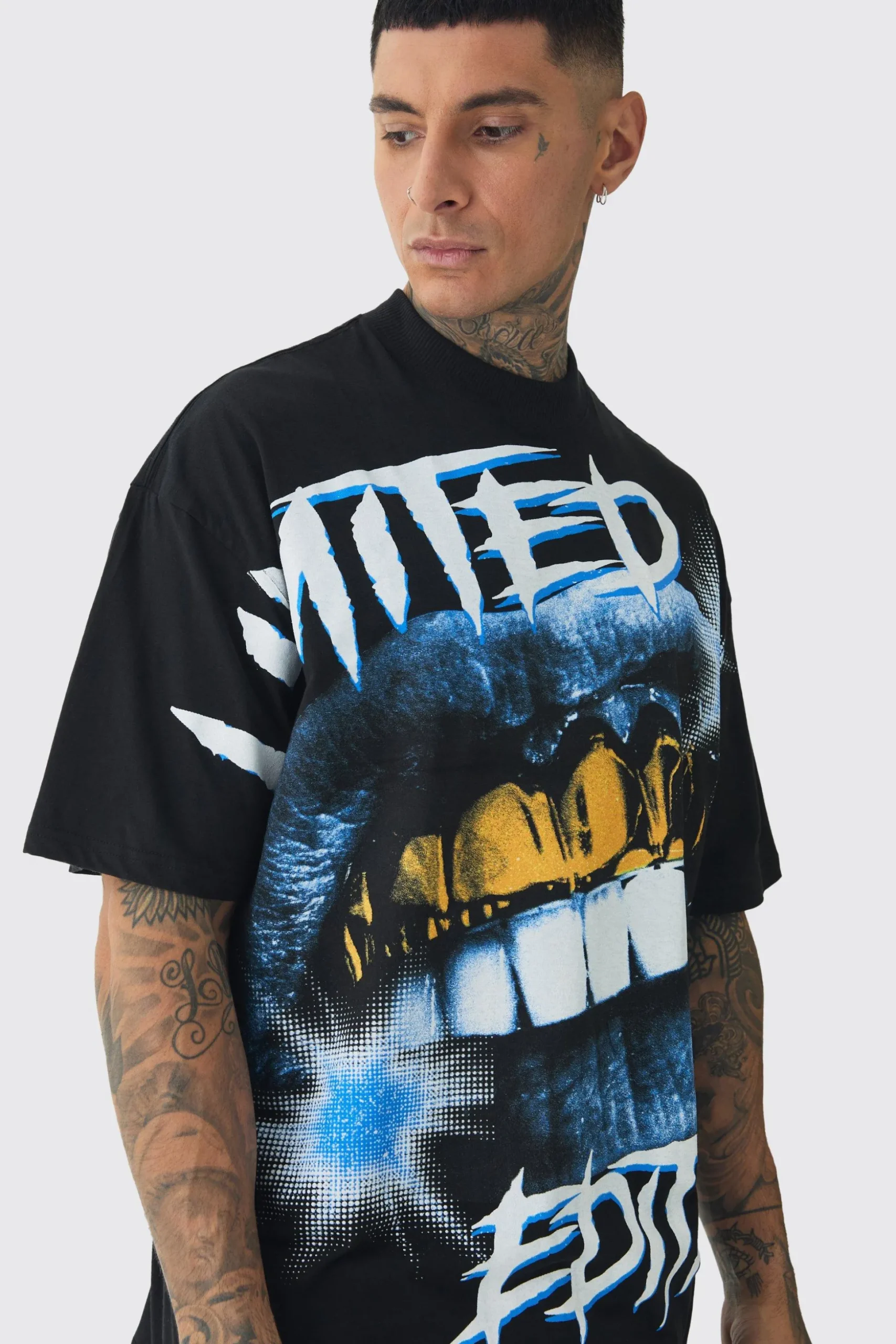 Tall Oversized Extended Neck Limited Large Scale Print T-Shirt | BoohooMAN UK