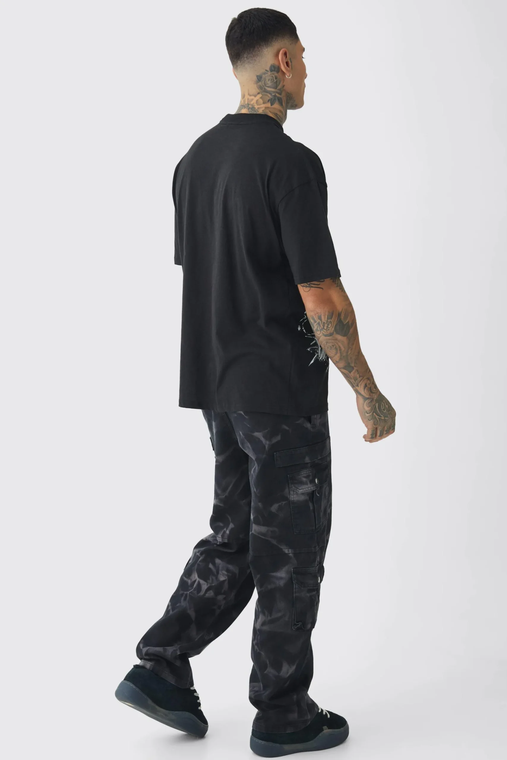 Tall Oversized Extended Neck Ribcage Large Scale Print T-Shirt | BoohooMAN UK