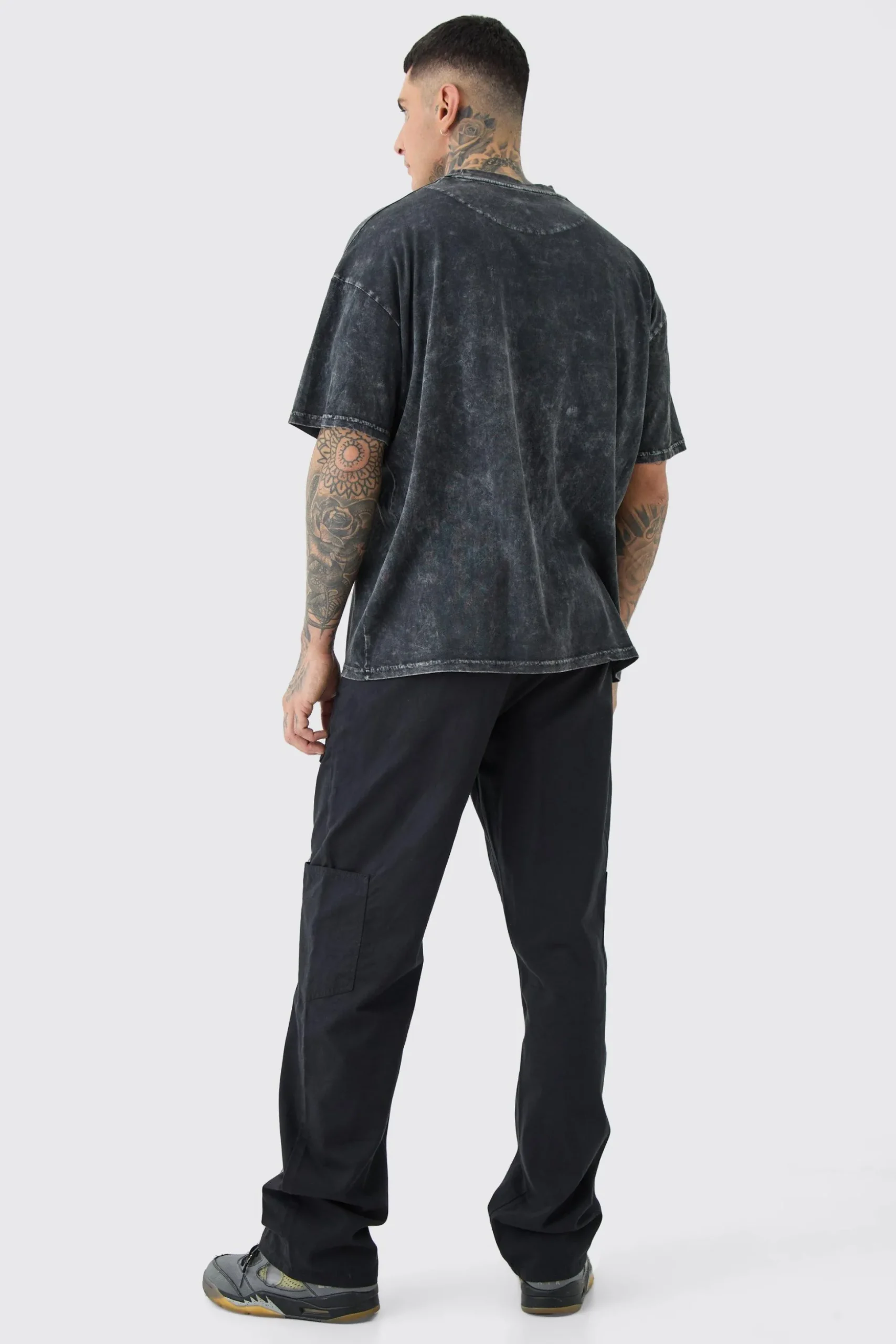 Tall Relaxed Fit Washed Carpenter Cargo Trouser | BoohooMAN UK