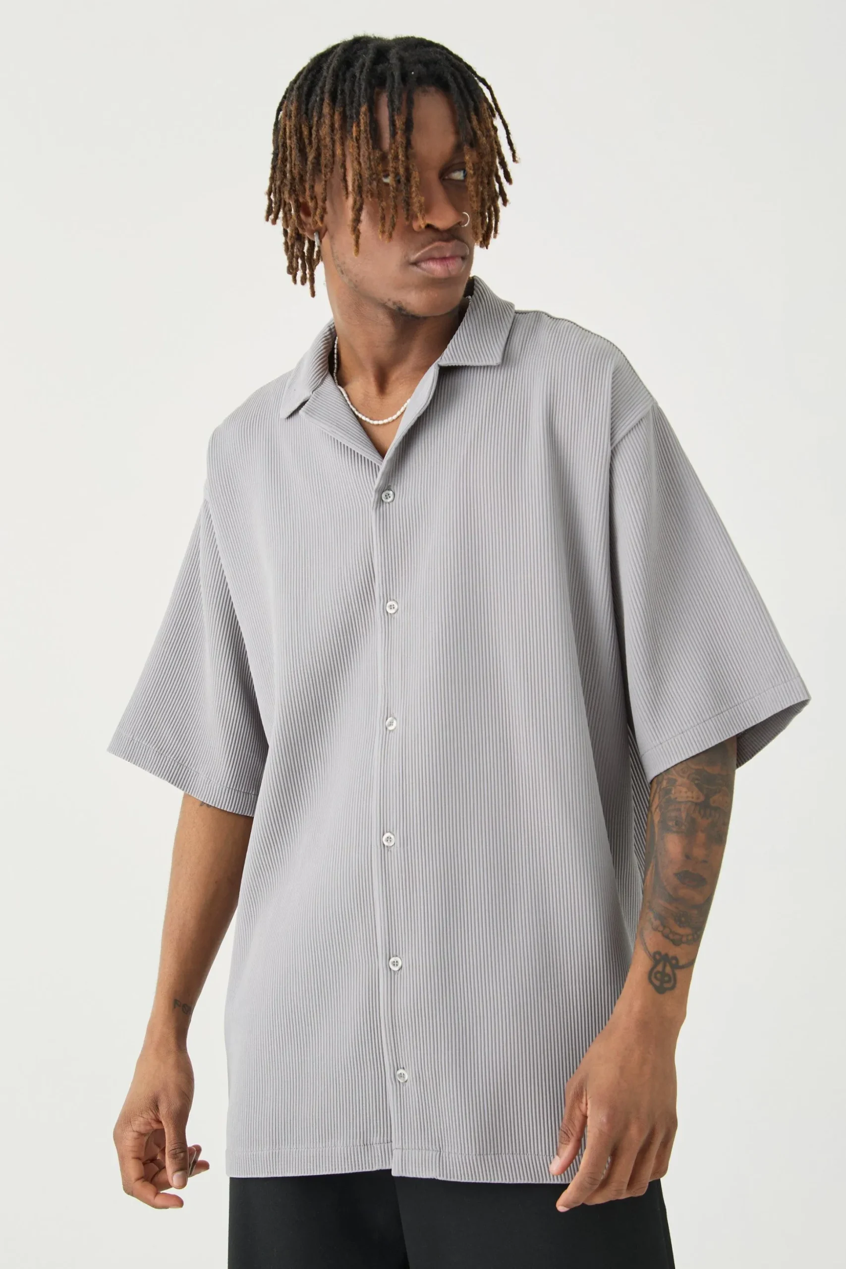 Tall Short Sleeve Pleated Oversized Shirt | BoohooMAN UK