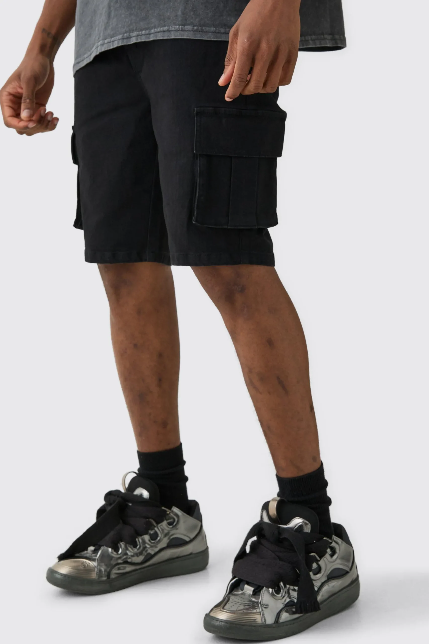 Tall Skinny Stretch Cargo Denim Shorts In Black | BoohooMAN UK