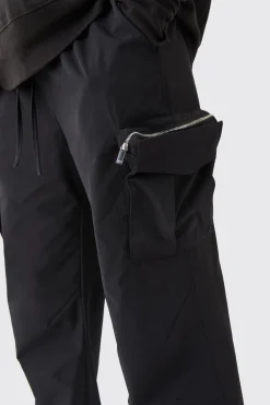 Technical Stretch Straight Fit Cargo Trousers | BoohooMAN UK
