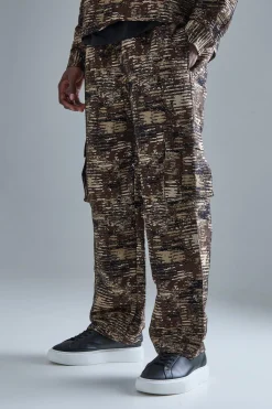 Textured Camo Relaxed Cargo Trouser | BoohooMAN UK