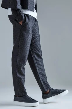 Textured Geo Tapered Trouser | BoohooMAN UK