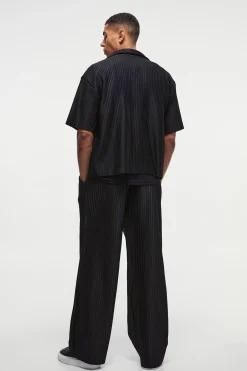Wide Leg Pleated Trouser | BoohooMAN UK